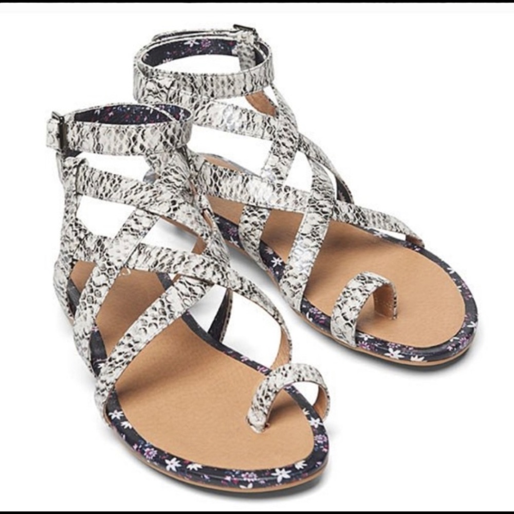 Cabi sandles